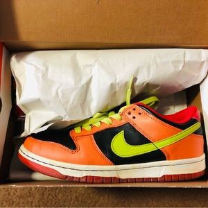 Nike Dunk Low “Orange Blaze Cactus” (2007)